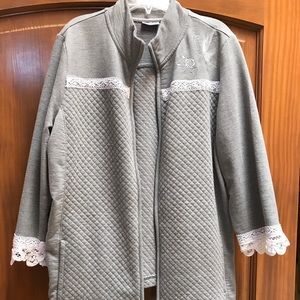 Gray Quilted Front Zip Sweatshirt L